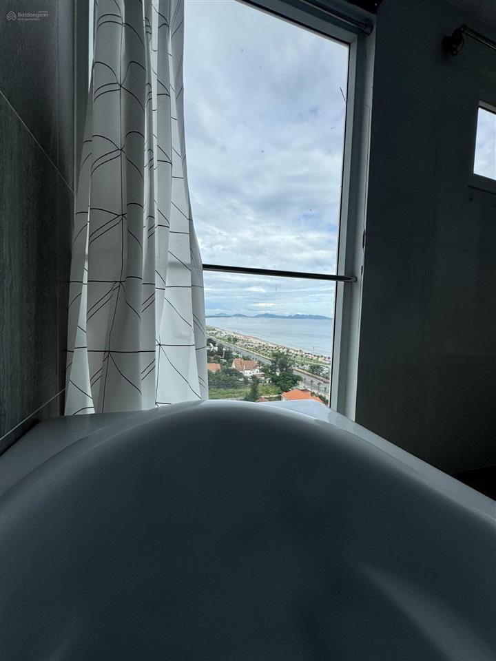 Cho thuê căn hộ oasky view trực diện bãi tắm thùy vân và tháp tam thắng