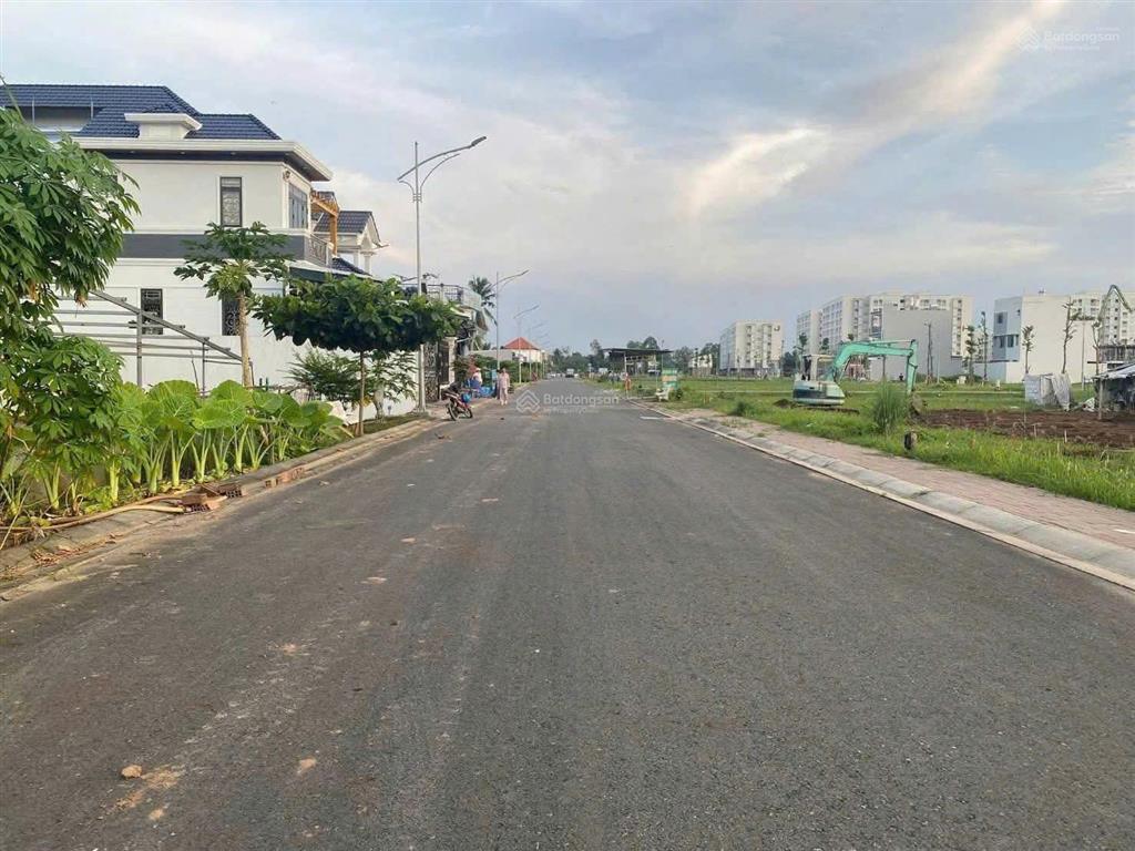 Nền rẻ + hẻm hong 4m  90 m2 nam long ii giá chỉ 3 tỷ 300tr  p. cái răng  tp. cần thơ.