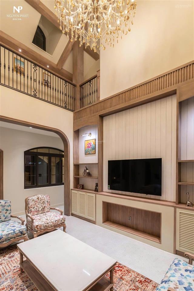 Biệt thự đẹp phong cách châu âu đường đankia, p7, đà lạt. dt 300m2, đường ô tô. giá 17 tỷ