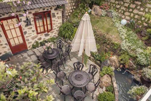 Biệt thự đẹp mặt tiền đường huyền trân công chúa, dt 218m2, 14 phòng kinh doanh. giá 20 tỷ