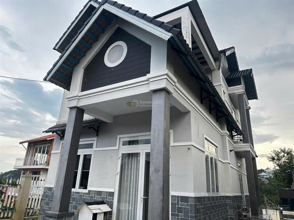 Biệt thự view rừng thông đường hoàng hoa thám, đà lạt. dt 303m2, đường ô tô 8m. giá 13,5 tỷ
