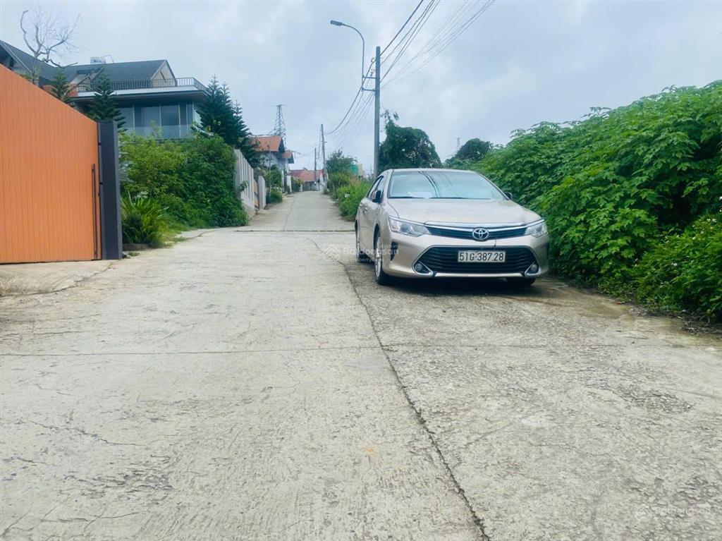 Biệt thự view rừng thông đường hoàng hoa thám, đà lạt. dt 303m2, đường ô tô 8m. giá 13,5 tỷ