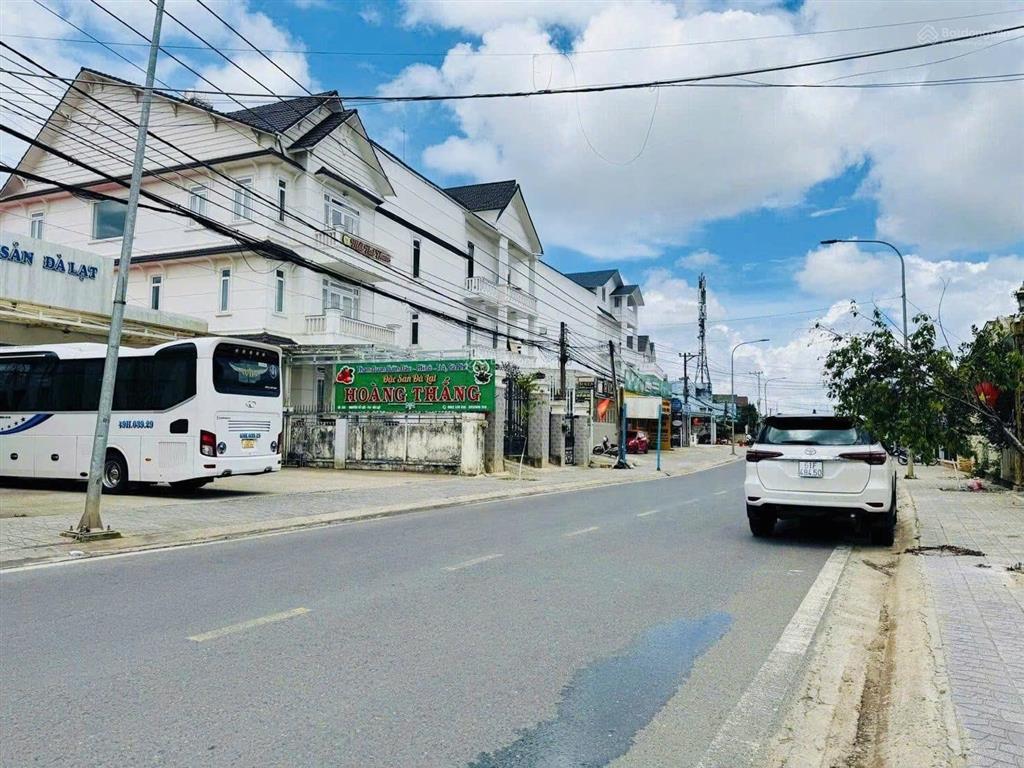 Đất xây khách sạn mặt tiền đường nguyên tử lực, 300m2 full xây dựng, view đẹp, gần hồ xuân hương