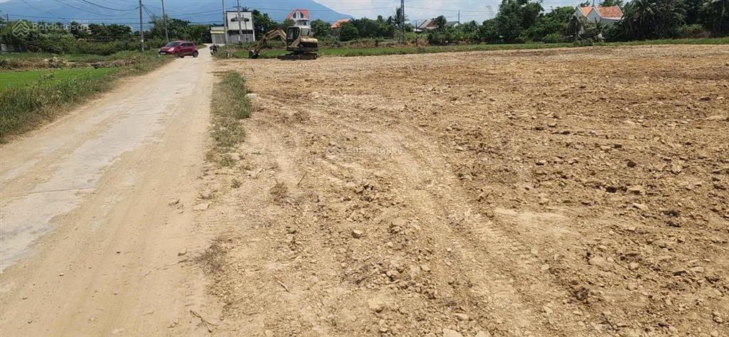 Bán đất mặt tiền đường, ninh hòa khánh hòa. giá 10tr/m2 4000m2.  0935 941 ***