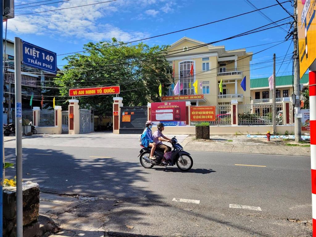 Kiệt 149 trần phú đối diện công an phường  84m2 ngang 5,1m chỉ  1,4 tỷ