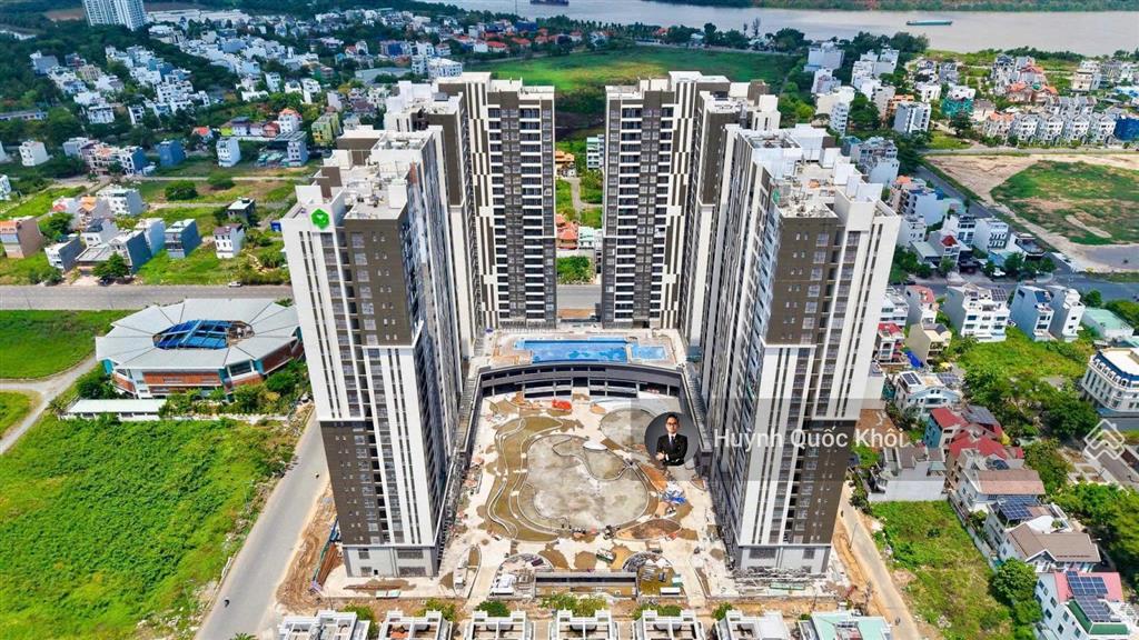 Bán 2pn ban công dài. mặt tiền trương văn bang view sông.  0908 646 ***