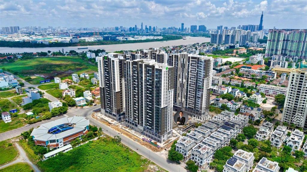 Bán 2pn ban công dài. mặt tiền trương văn bang view sông.  0908 646 ***