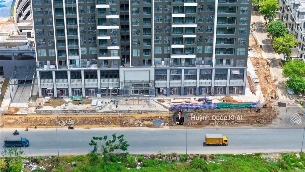 Bán 2pn ban công dài. mặt tiền trương văn bang view sông.  0908 646 ***
