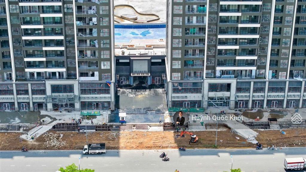 Bán 2pn ban công dài. mặt tiền trương văn bang view sông.  0908 646 ***
