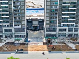 Bán 2pn ban công dài. mặt tiền trương văn bang view sông.  0908 646 ***