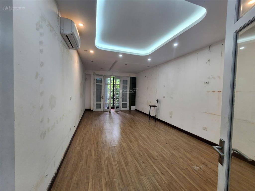 Cho thuê nhà mặt phố 86 trần quang diệu, giá 20 triệu, 70m2x3t kd spa shop cafe ăn uống 0934 406 ***