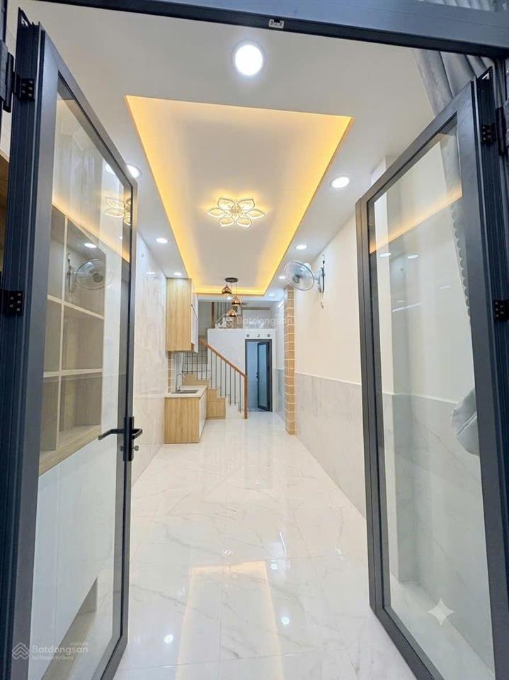 Nhà mới đẹp  trung tâm cmt8  giáp quận 3  dọn vào ở ngay
