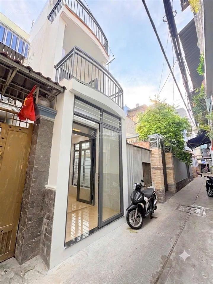Nhà mới đẹp  trung tâm cmt8  giáp quận 3  dọn vào ở ngay