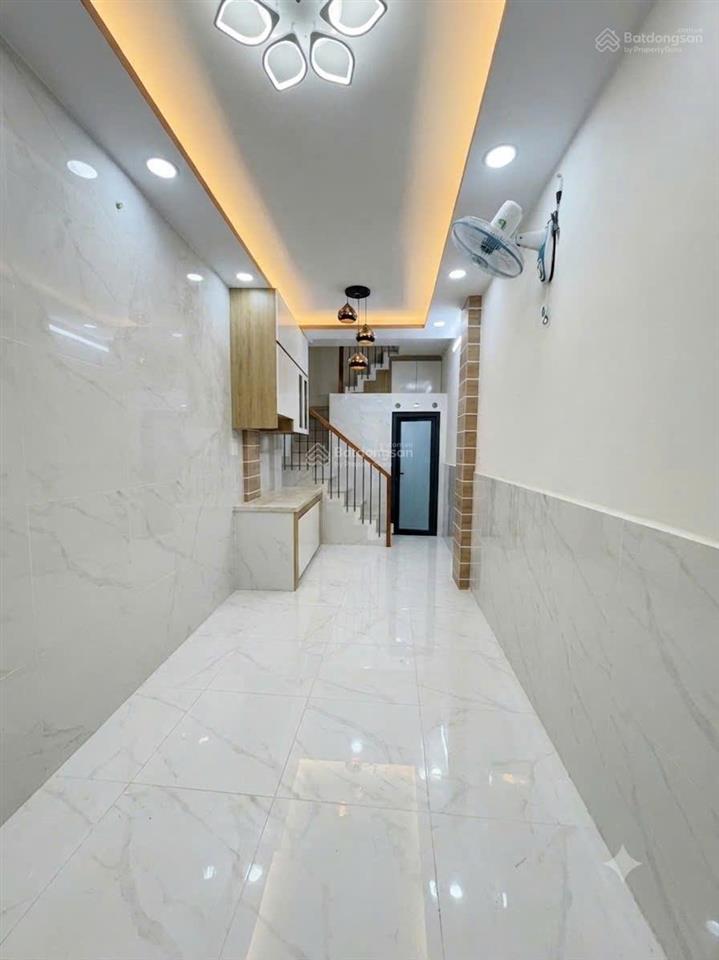 Nhà mới đẹp  trung tâm cmt8  giáp quận 3  dọn vào ở ngay