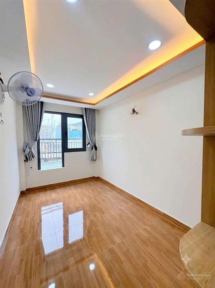 Nhà mới đẹp  trung tâm cmt8  giáp quận 3  dọn vào ở ngay