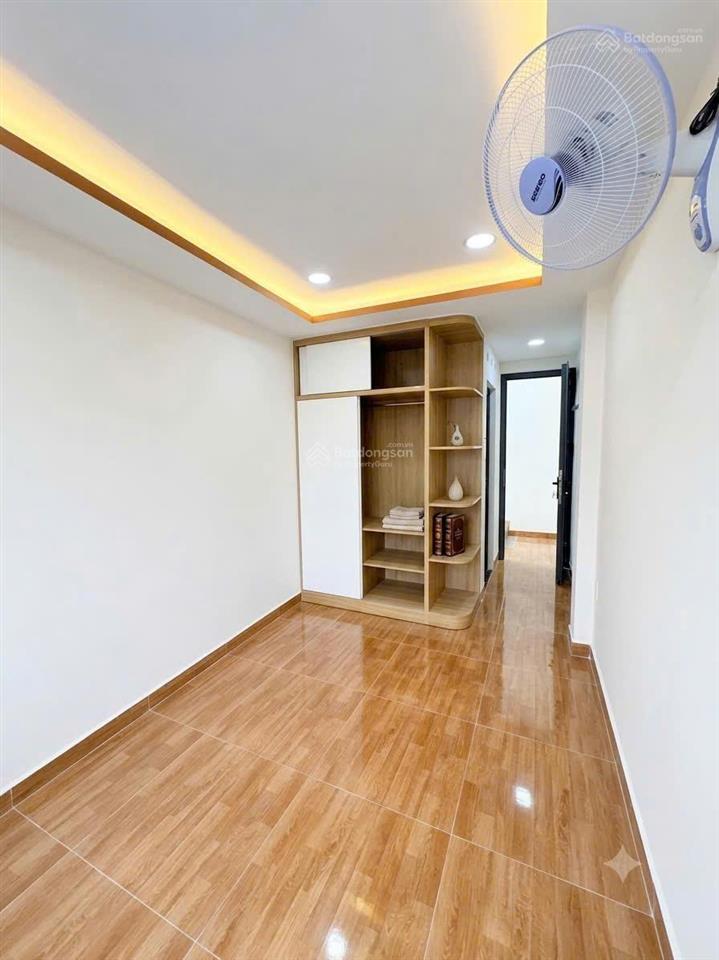 Nhà mới đẹp  trung tâm cmt8  giáp quận 3  dọn vào ở ngay