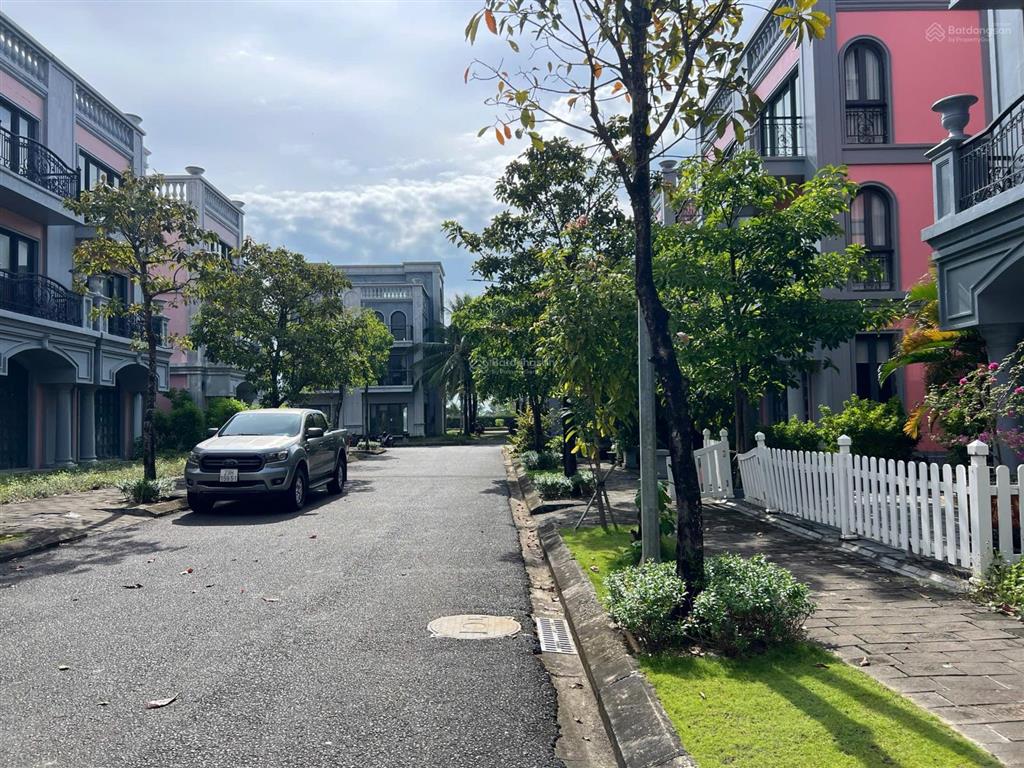Bán biệt thự song lập khu paris villas gần chợ đêm bãi trường  phú quốc
