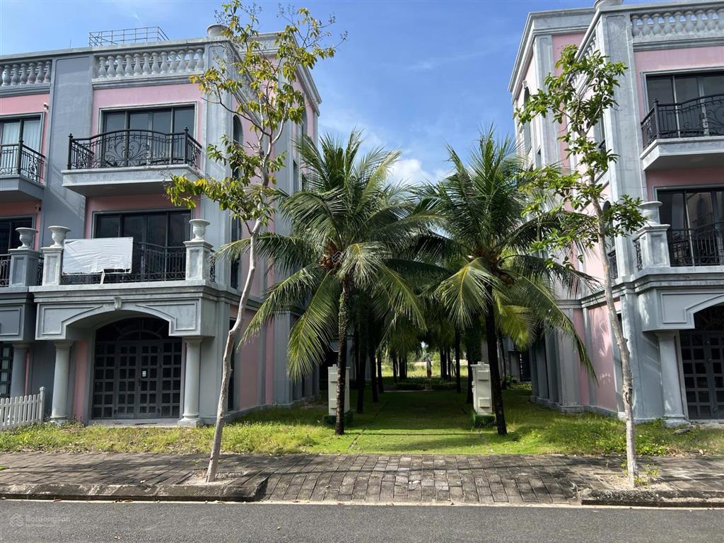 Bán biệt thự song lập khu paris villas gần chợ đêm bãi trường  phú quốc