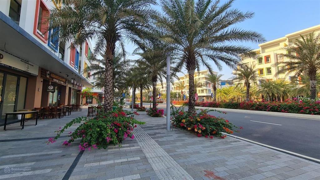 Chuyển nhượng căn shophouse giá rẻ dự án meyhomes capital phú quốc