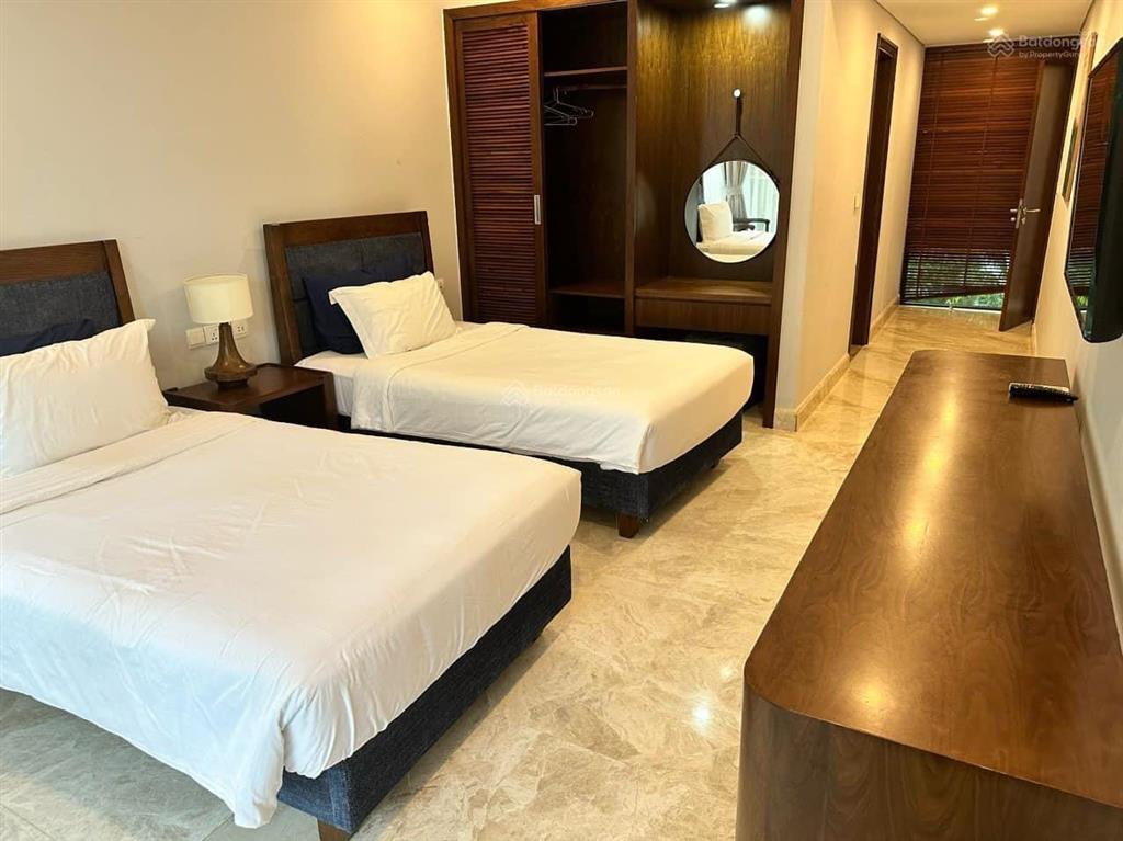Bán căn biệt thự độc bản full nội thất mặt biển bãi trường  phú quốc
