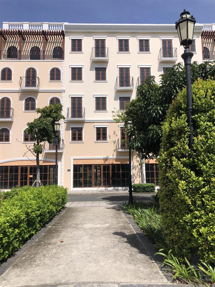 Bán căn nhà phố đường l1 đối diện công viên limoni khu đô thị sun grand city new an thới