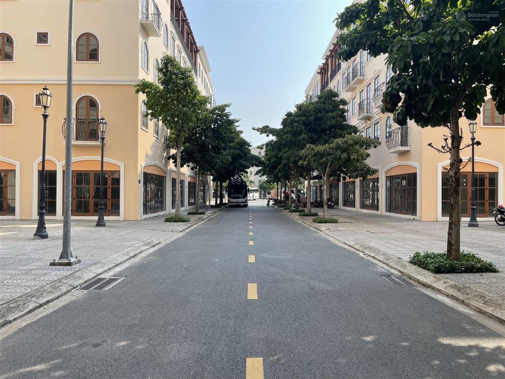 Bán căn nhà hoàn thiện cơ bản dãy l2 khu đô thị sun grand city new an thới  đặc khu phú quốc