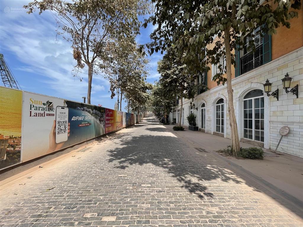 Chủ nhà cắt lỗ 4 tỷ căn shophouse khu địa trung hải  sunset town phú quốc