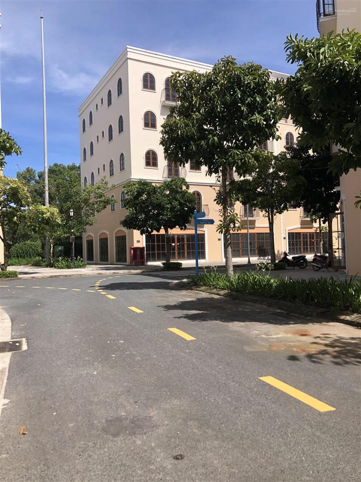 Bán căn góc 3 mặt thoáng đường s6 phía sau view sông kđt sun grand city new an thới