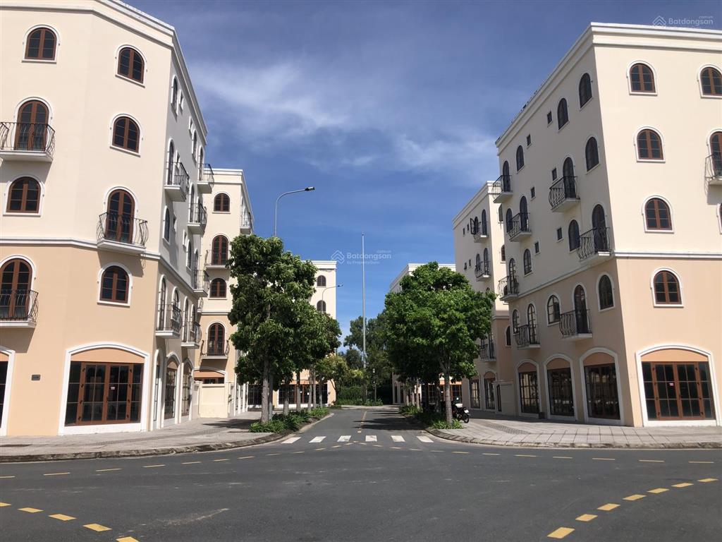 Bán căn góc 3 mặt thoáng đường s6 phía sau view sông kđt sun grand city new an thới