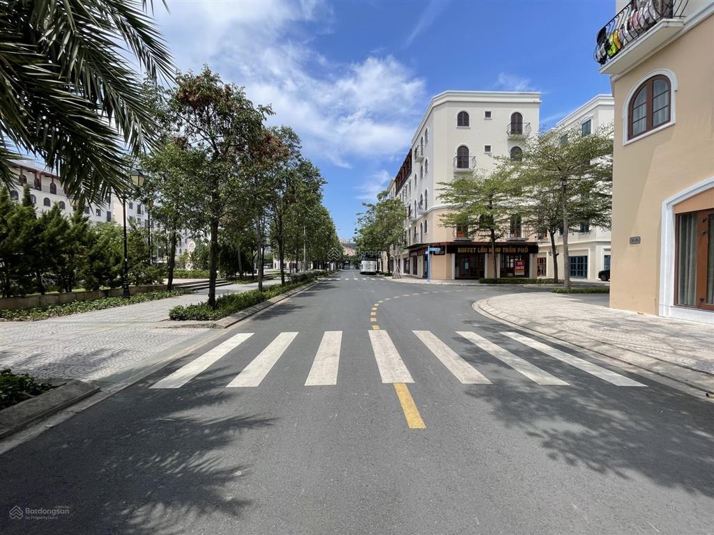 Cho thuê căn nhà thô dãy s1 đối diện công viên limoni kdt sun grand city an thới
