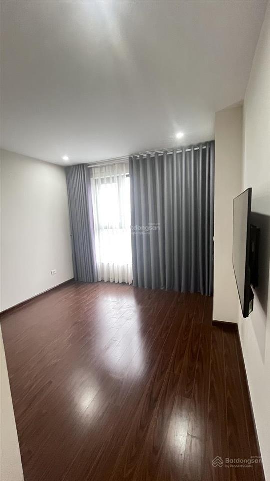 Bán căn hộ 99,5 m2 giá 8,2 tỷ.