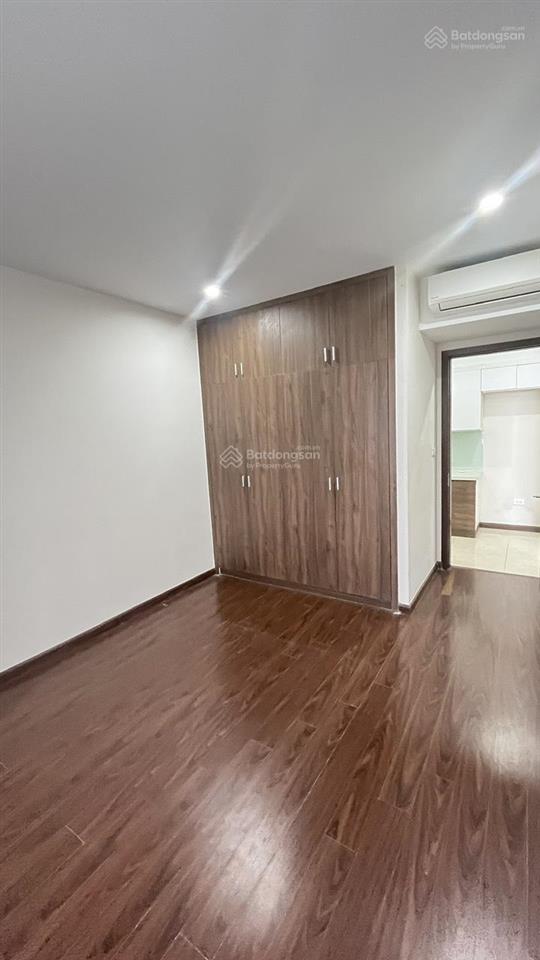 Bán căn hộ 99,5 m2 giá 8,2 tỷ.