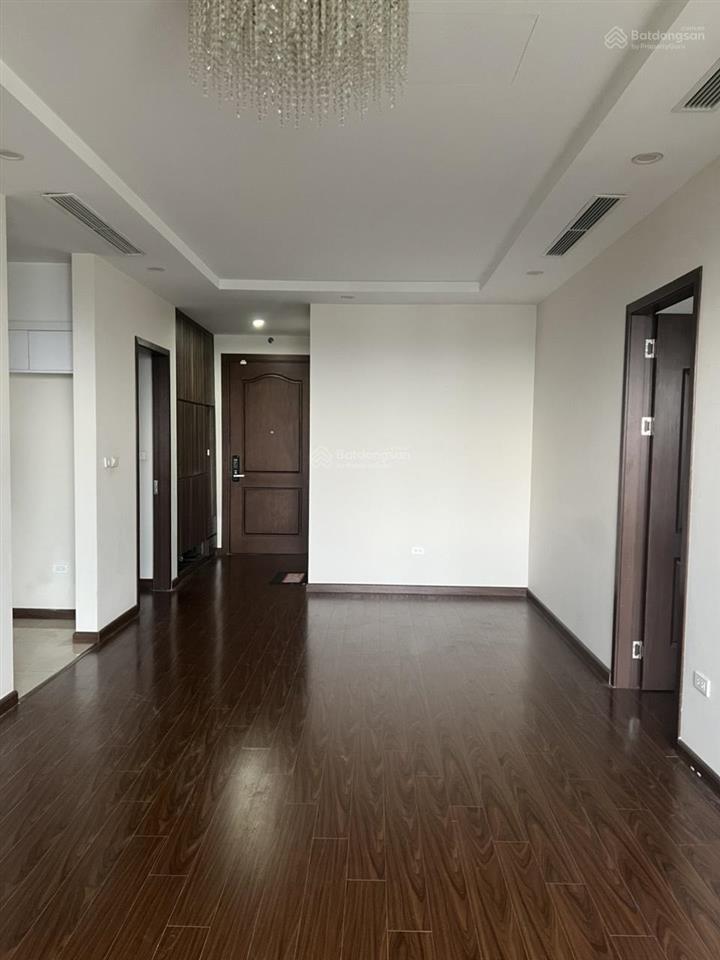 Bán căn hộ 99,5 m2 giá 8,2 tỷ.