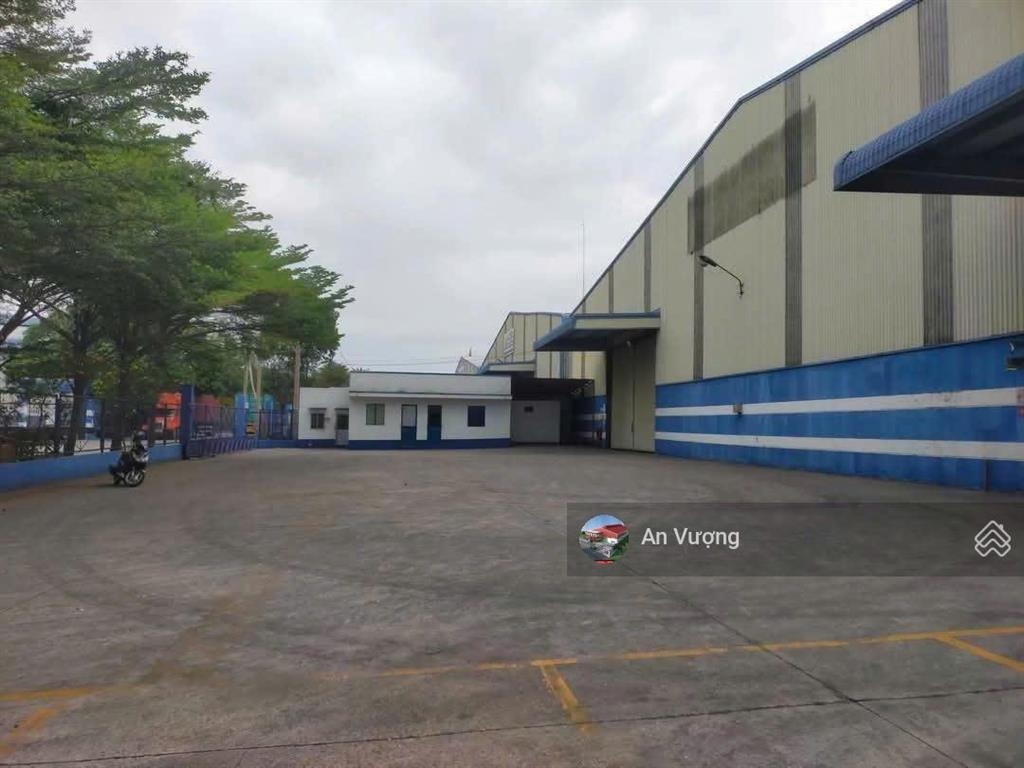 Bán nhà máy sản xuất tại kcn thạch thất quốc oai. dt 10.500m2/ xưởng 5500m2