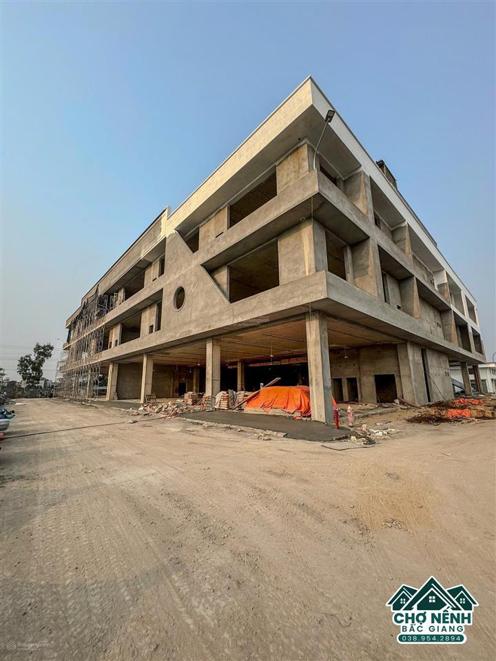 Bán kiot chợ nếnh  2 tầng  56m2  chỉ 1,9 tỉ  phù hợp kinh doanh, cho thuê lợi nhuận cực tốt