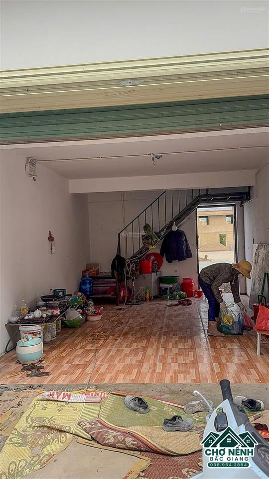 Bán kiot chợ nếnh  2 tầng  56m2  chỉ 1,9 tỉ  phù hợp kinh doanh, cho thuê lợi nhuận cực tốt