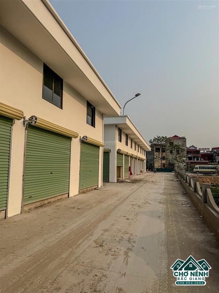 Bán kiot chợ nếnh  2 tầng  56m2  chỉ 1,9 tỉ  phù hợp kinh doanh, cho thuê lợi nhuận cực tốt