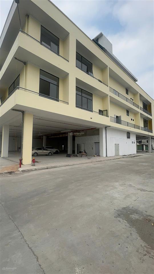 Bán kiốt chợ nếnh  chỉ 1,1 tỉ/ kiốt 2 tầng 56m2  cho thuê, kinh doanh, gần kcn sầm uất