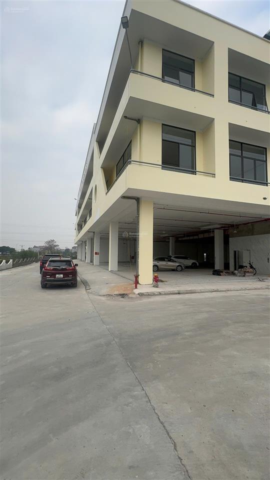 Bán kiốt chợ nếnh  chỉ 1,1 tỉ/ kiốt 2 tầng 56m2  cho thuê, kinh doanh, gần kcn sầm uất