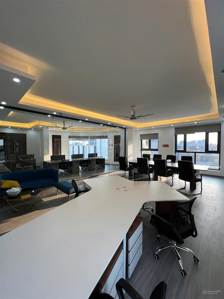 Thuê mặt sàn 120m2 mt 10m2  full kính, full nội thất vp, gần ga metro, đỗ oto, xe máy, camera full