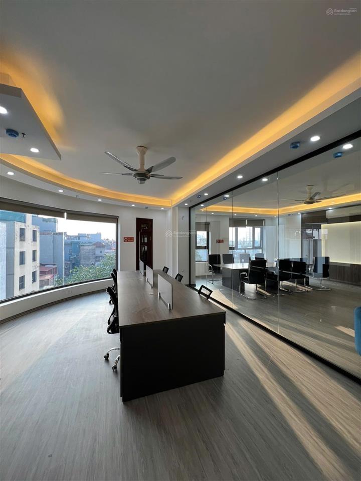 Thuê mặt sàn 120m2 full kính, full nội thất vp, dt 120m2, gần ga metro, đỗ oto, xe máy, camera full