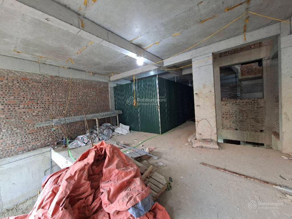 Lcần chuyển nhượng toà nhà 10 tầng phố đồng me cạnh jw mariot dt 185m2 dòng tiền 4 tỷ/ năm 98.8 tỷ