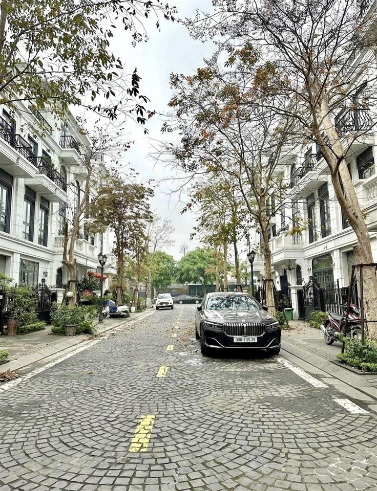 Bán gấp biệt thự elegant park villa thạch bàn "thạch bàn lakeside dt 102m2 xây thô căn góc 33.8 tỷ