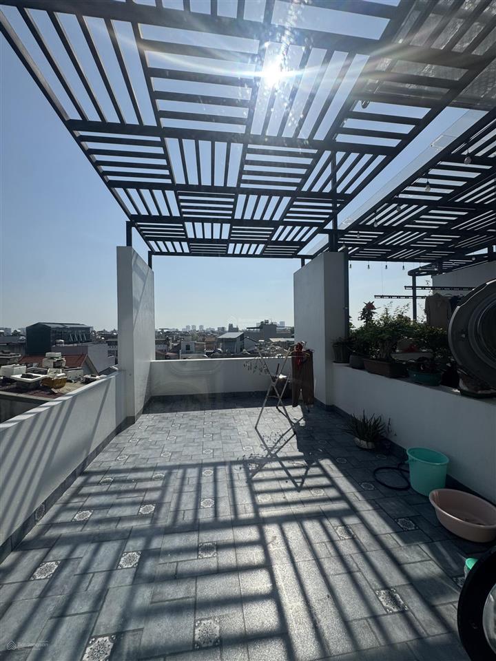 Bán nhà hoa lâm, ngay sau big c long biên dt 65m2 x 6 tầng thang máy tặng full nội thất chỉ 18.5 tỷ