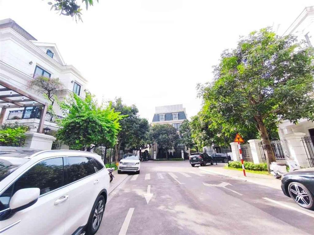 Bán biệt thự vinhomes riverside nguyệt quế dt 83m2 giá 37.3 tỷ có tl