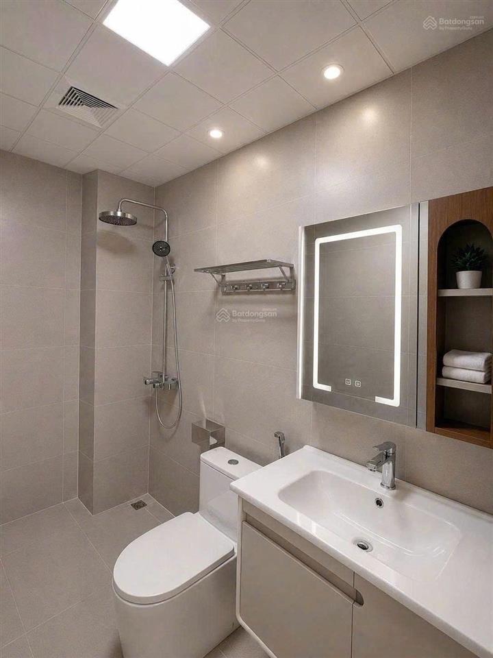 Bán nhà 5 tầng khu vực gần công mỏ, cấp cứu mỏ hà tu, hạ long