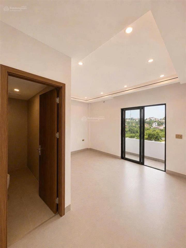 Bán nhà 5 tầng khu vực gần công mỏ, cấp cứu mỏ hà tu, hạ long