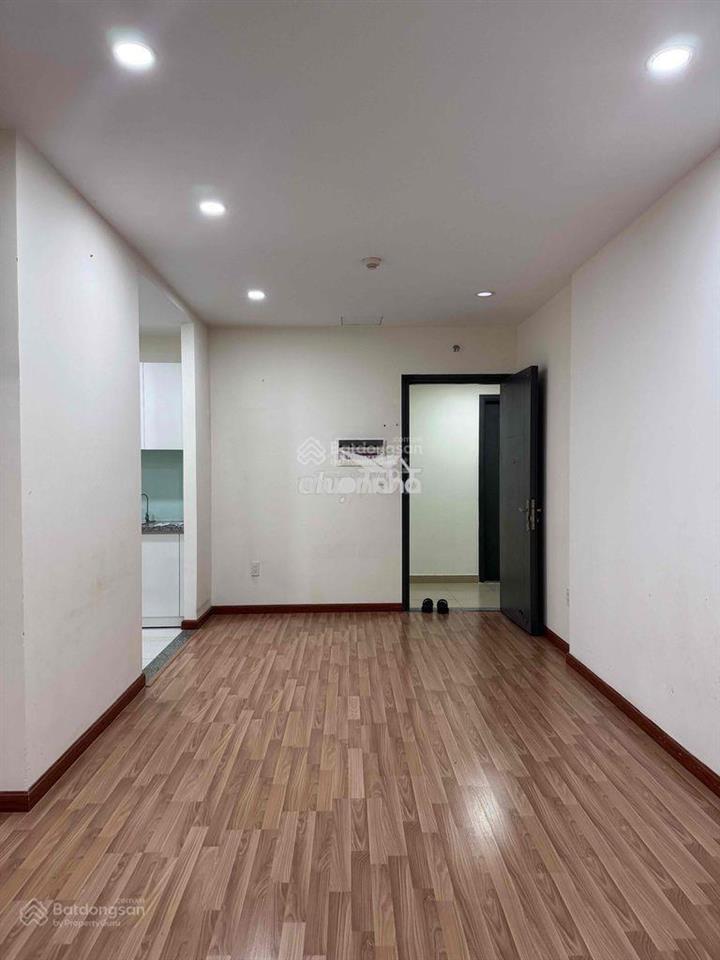 Bán căn tầng trung view võ văn kiệt có hd thuê 9tr nhà mới sơn lại có nội thất siêu mới