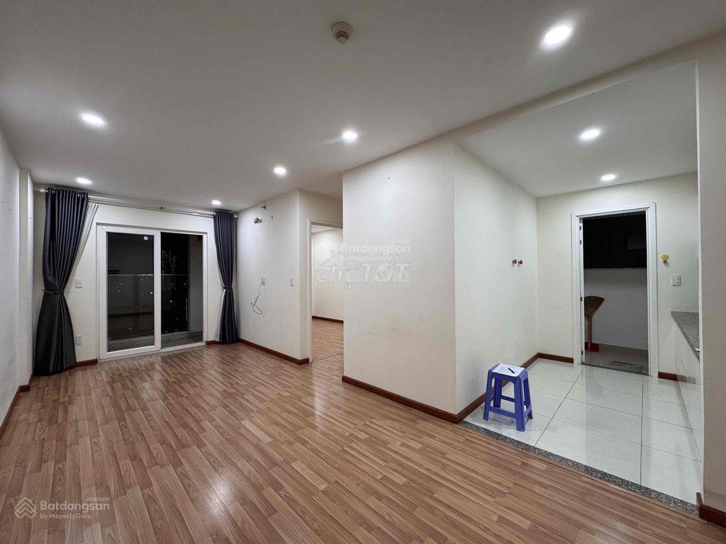 Bán căn tầng trung view võ văn kiệt có hd thuê 9tr nhà mới sơn lại có nội thất siêu mới