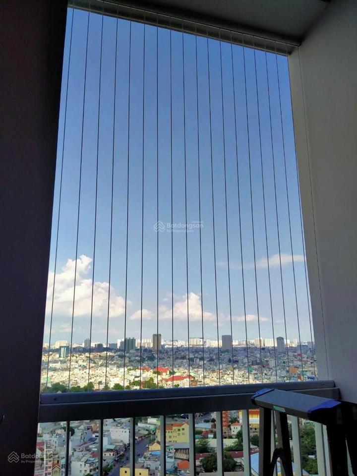 Căn 2pn view quận 5 pháo hoa tầng trung, sẵn nội thất nhà mới chỉ 3,3 tỷ